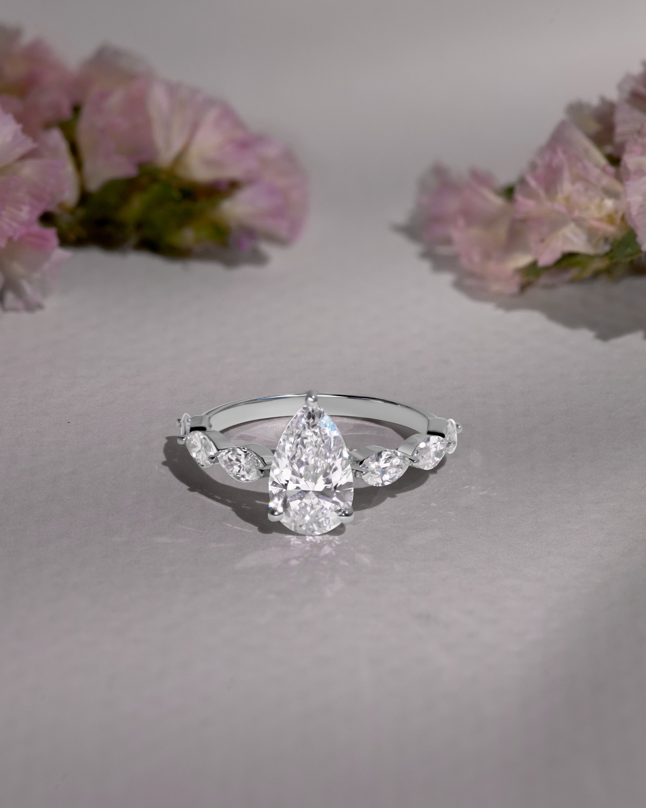 Pear Ring 2 Ct (دقة قلب)