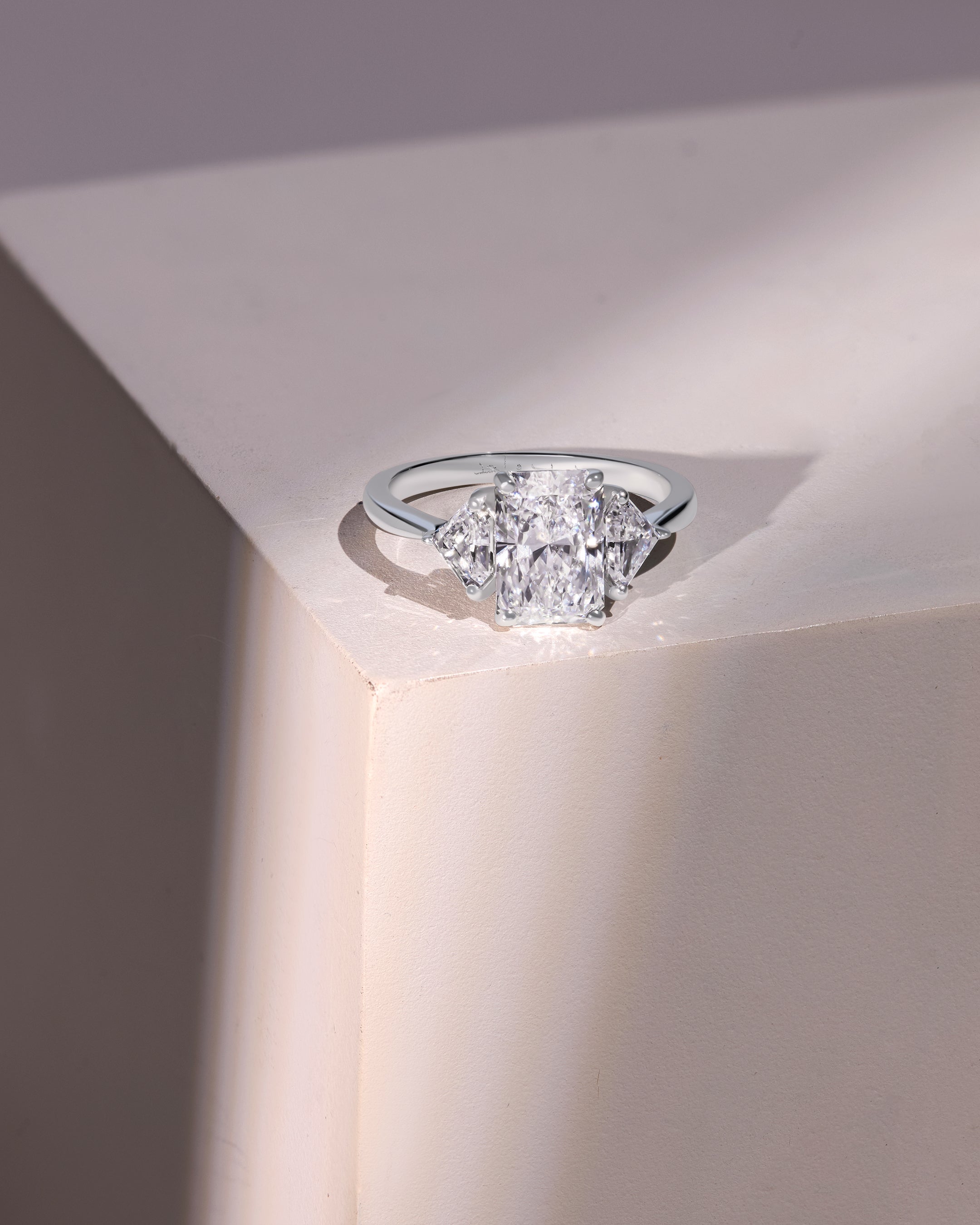 Radiant Ring (درب واحد) 3.35 Ct