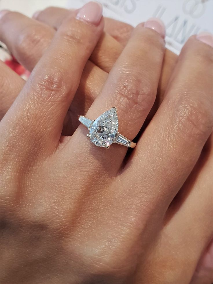 Pear Ring (دايم سوا) - 2.22 Ct