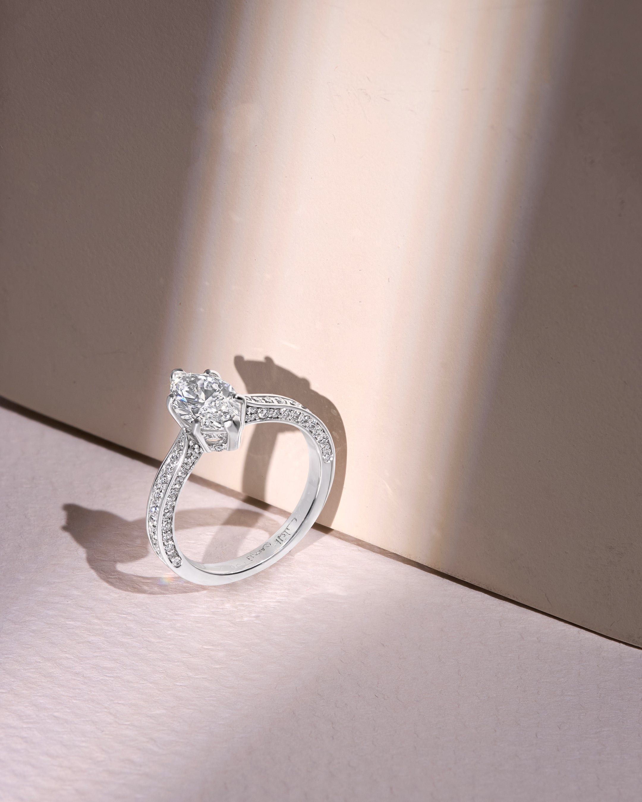 Marquise Ring (نبض القلب) - 2 Ct